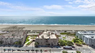 More Details about MLS # 424053567 : 825 LA PLAYA STREET #228