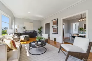 Photo #2: 424053615 Listing