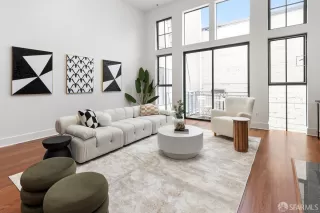 Photo #3: 424053678 Listing