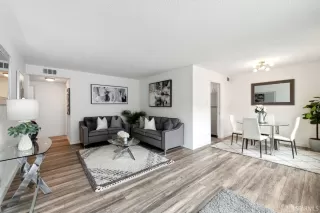 Photo #3: 424054038 Listing