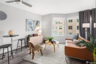 Photo #3: 424054158 Listing 