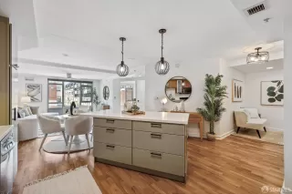 Photo #4: 424054250 Listing