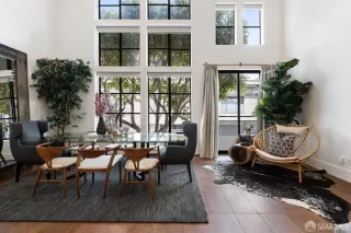 Photo #6: 424054423 Listing