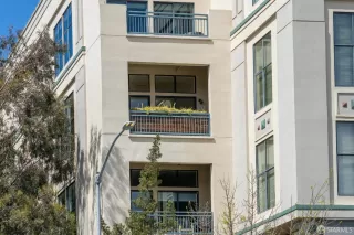 Photo #4: 424054472 Listing