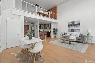 Photo #5: 424054621 Listing