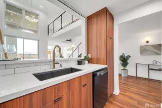 Photo #6: 424054640 Listing