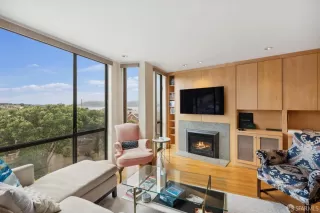 Photo #2: 424054658 Listing