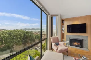 Photo #3: 424054658 Listing