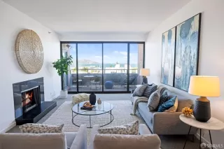 Photo #2: 424054774 Listing