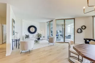 Photo #4: 424054897 Listing