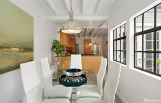 Photo #6: 424054929 Listing