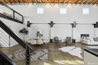 Photo #5: 424055194 Listing