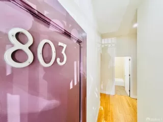 Photo #5: 424055334 Listing