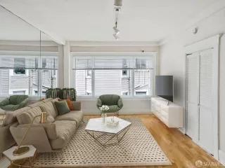 Photo #6: 424055596 Listing 