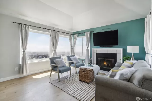 MLS: 424055907 Condo For Sale