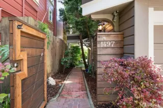 Photo #2: 424055940 Listing