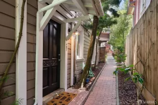 Photo #3: 424055940 Listing