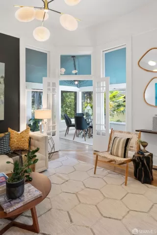 Photo #6: 424055940 Listing