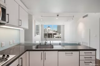 Photo #6: 424056561 Listing 