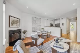 Photo #3: 424056688 Listing