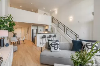 Photo #5: 424056953 Listing