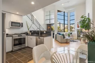 Photo #6: 424056953 Listing