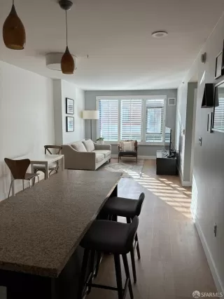 Photo #6: 424057233 Listing