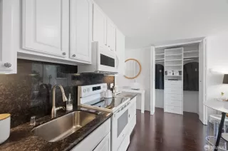 Photo #6: 424057324 Listing