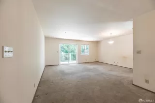 Photo #4: 424057547 Listing