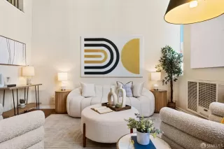 Photo #6: 424058439 Listing