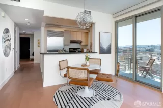 Photo #5: 424058610 Listing