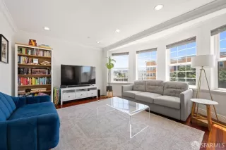 Photo #6: 424058816 Listing