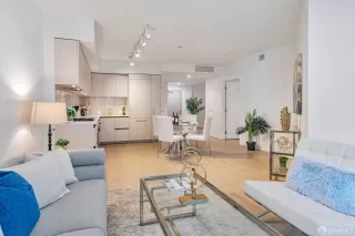 Photo #5: 424059122 Listing 