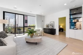 Photo #5: 424059179 Listing