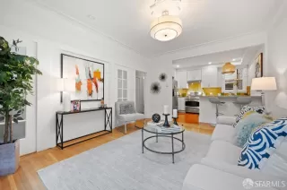 Photo #6: 424059277 Listing