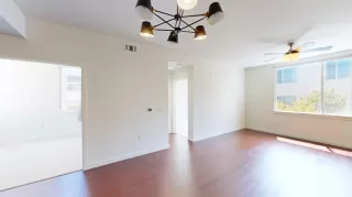 Photo #2: 424059440 Listing