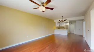 Photo #5: 424059440 Listing