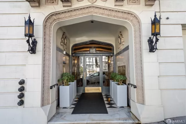 MLS: 424059987 Condo For Sale