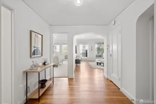 Photo #4: 424059987 Listing