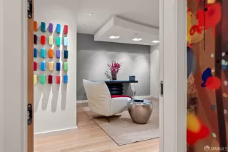 Photo #5: 424060122 Listing