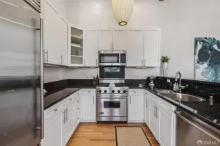 Photo #6: 424060550 Listing