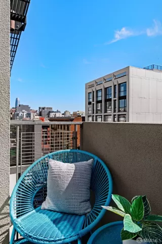 Photo #5: 424060699 Listing