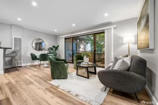 Photo #2: 424060731 Listing