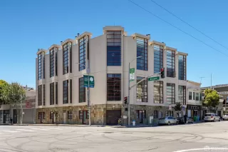 Photo #2: 424060738 Listing