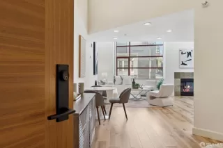 Photo #4: 424060738 Listing