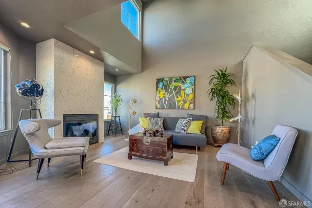 MLS: 424060938 Condo For Sale