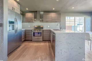 Photo #4: 424060938 Listing