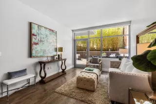 Photo #5: 424061467 Listing 