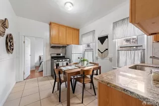 Photo #1: 424062333 Listing