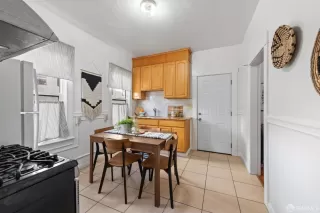 Photo #6: 424062333 Listing